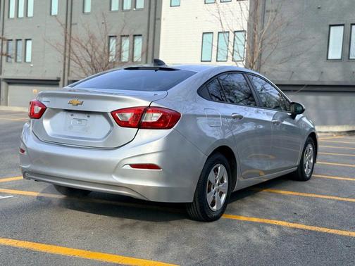 2018 Chevrolet Cruze LS