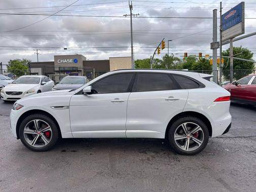 2018 Jaguar F-PACE S