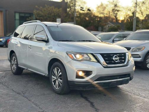 2018 Nissan Pathfinder SV