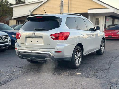 2018 Nissan Pathfinder SV