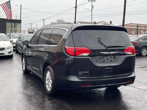 2021 Chrysler Voyager LXI