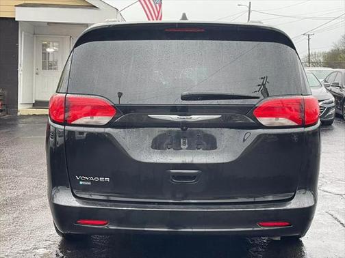2021 Chrysler Voyager LXI