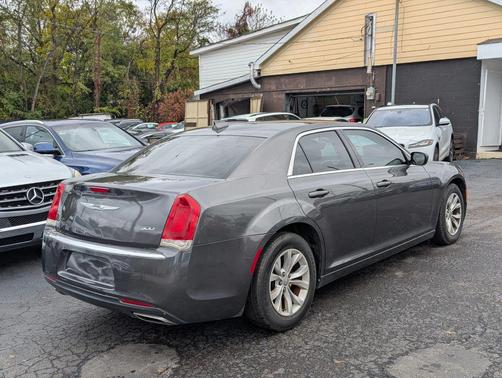 2015 Chrysler 300 Limited