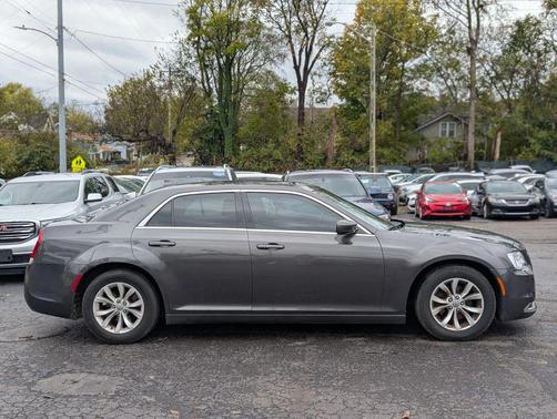 2015 Chrysler 300 Limited