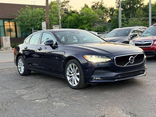 Magic Blue Metallic 2017 Volvo S90 T6 Momentum