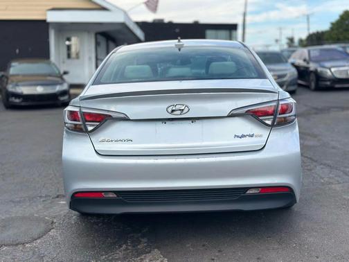 2016 Hyundai SONATA Hybrid SE