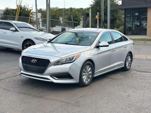 2016 Hyundai SONATA Hybrid SE