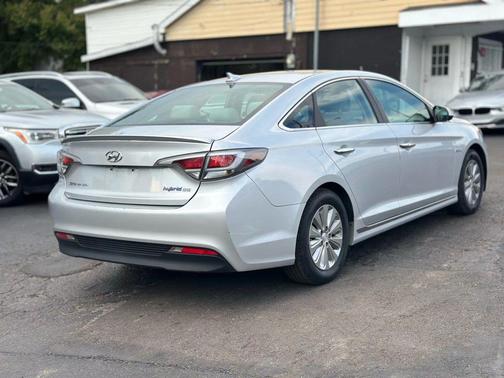 2016 Hyundai SONATA Hybrid SE