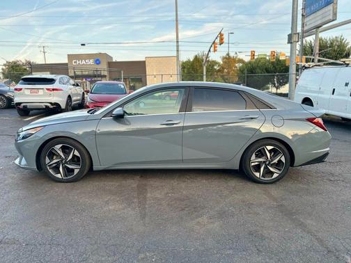 2021 Hyundai ELANTRA SEL