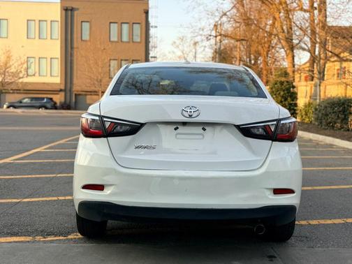 2019 Toyota Yaris Sedan XLE