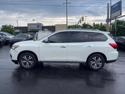 2017 Nissan Pathfinder SV