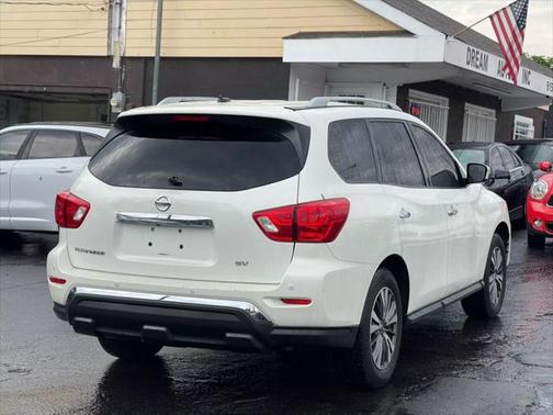 2017 Nissan Pathfinder SV