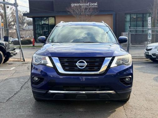 2018 Nissan Pathfinder SV