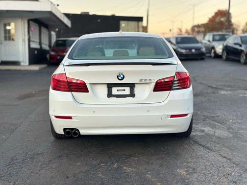 2015 BMW 528 528i Sedan 4D