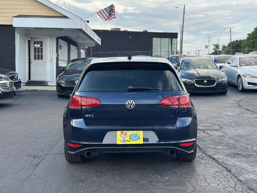 2016 Volkswagen Golf GTI 2.0T SE 4-Door