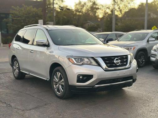 2019 Nissan Pathfinder SL