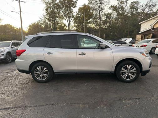 2019 Nissan Pathfinder SL