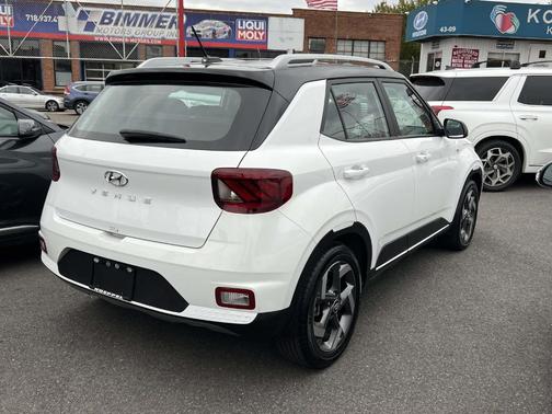 2024 Hyundai VENUE Limited