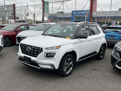 2024 Hyundai VENUE Limited