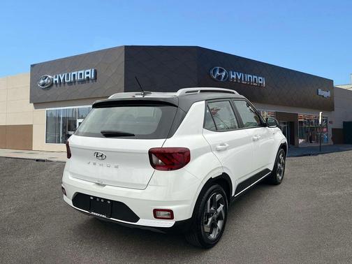 2024 Hyundai VENUE Limited