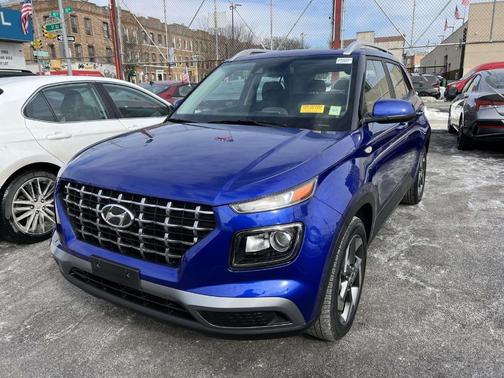 2022 Hyundai VENUE SEL