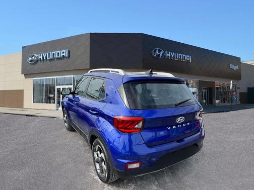 2022 Hyundai VENUE SEL