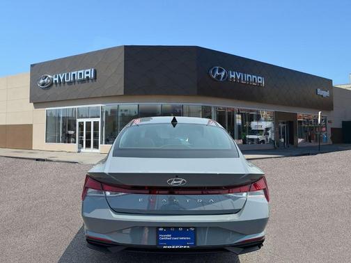 2023 Hyundai ELANTRA SEL