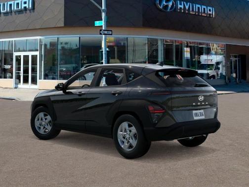 2025 Hyundai KONA SE