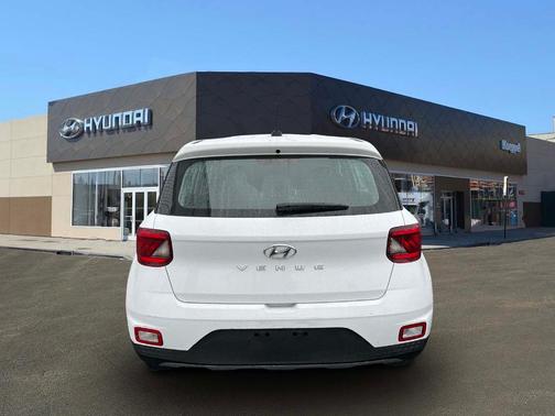 Lunar White 2023 Hyundai VENUE SE
