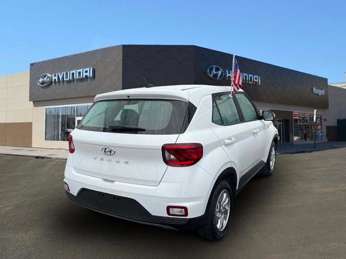 Lunar White 2023 Hyundai VENUE SE