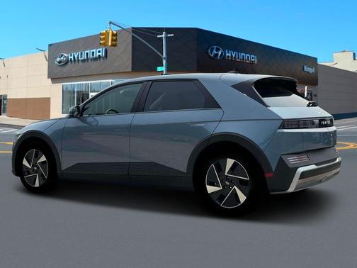 2025 Hyundai IONIQ 5 SE