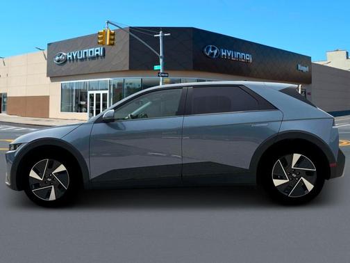 2025 Hyundai IONIQ 5 SE