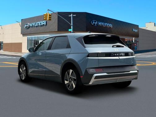 2025 Hyundai IONIQ 5 SE