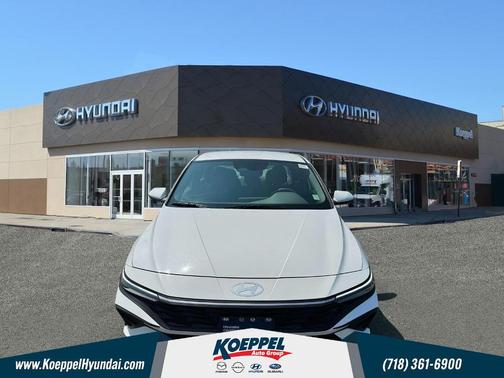 2024 Hyundai ELANTRA SE