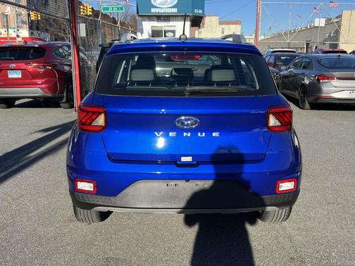 2024 Hyundai VENUE Limited