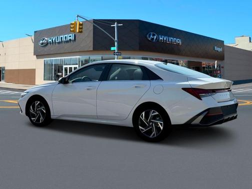 2025 Hyundai ELANTRA HEV Limited