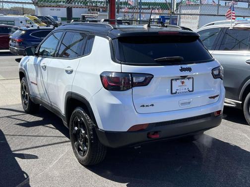 Bright White Clearcoat 2023 Jeep Compass Trailhawk