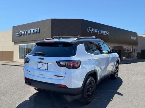 Bright White Clearcoat 2023 Jeep Compass Trailhawk