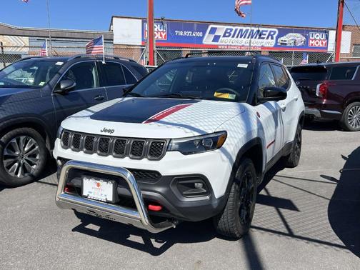 Bright White Clearcoat 2023 Jeep Compass Trailhawk