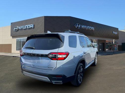 2023 Honda Pilot Touring