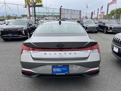 Metal 2023 Hyundai ELANTRA SEL