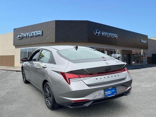 Metal 2023 Hyundai ELANTRA SEL