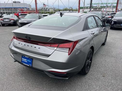 Metal 2023 Hyundai ELANTRA SEL