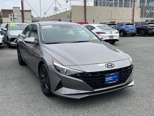 Metal 2023 Hyundai ELANTRA SEL
