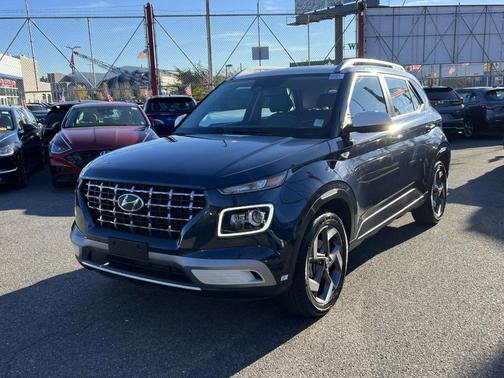 2024 Hyundai VENUE Limited