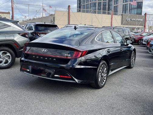 2023 Hyundai SONATA Hybrid Limited