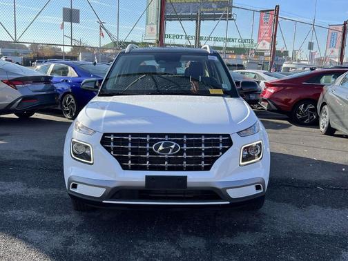 2024 Hyundai VENUE Limited