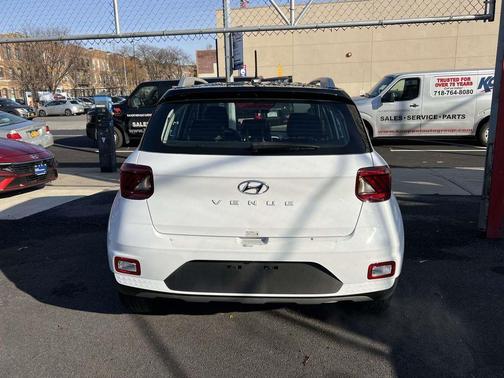 2024 Hyundai VENUE Limited