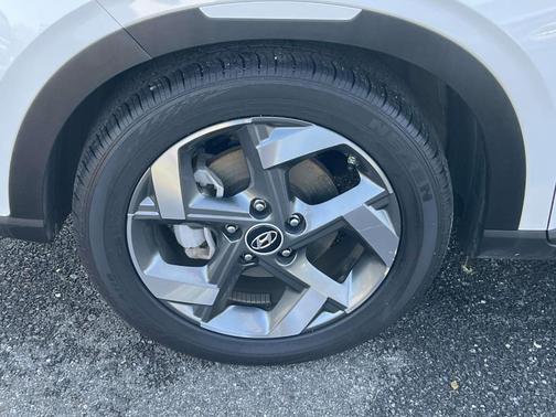 2024 Hyundai VENUE Limited