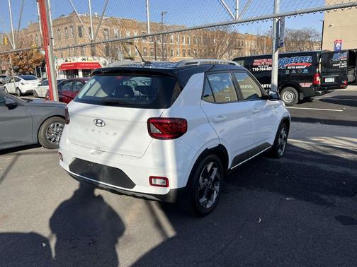 2024 Hyundai VENUE Limited